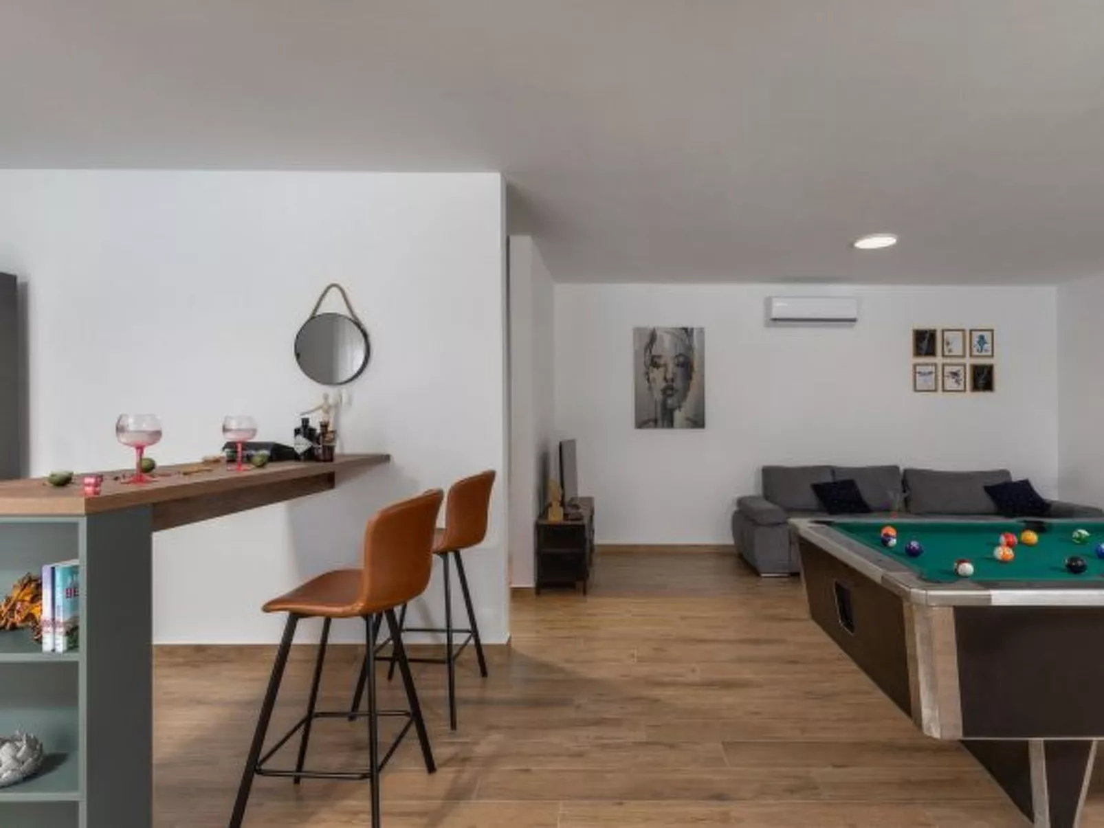 Seaview Villa Deep Green with pool - Image-tags.info