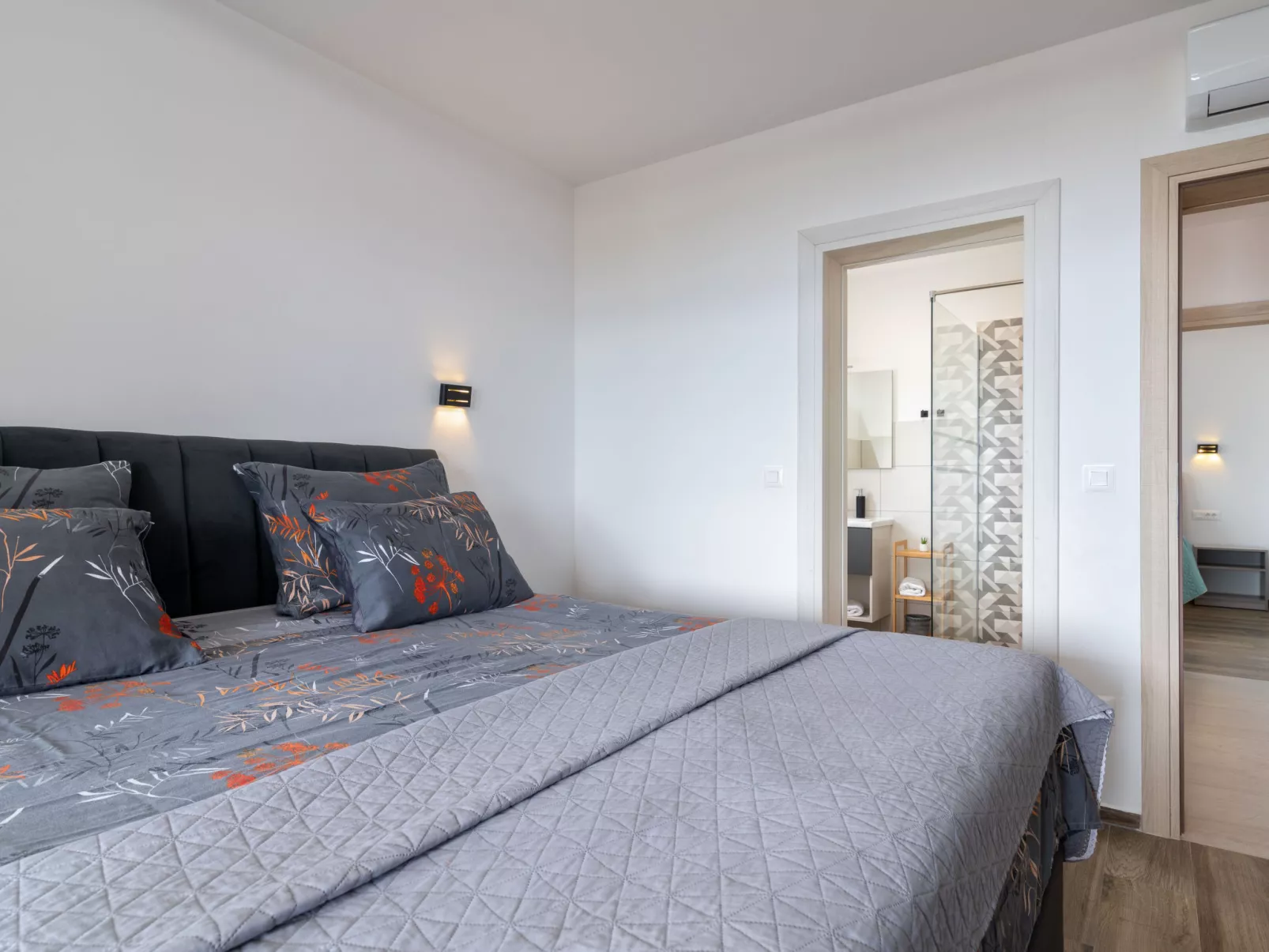 Ria with heated pool - Binnen