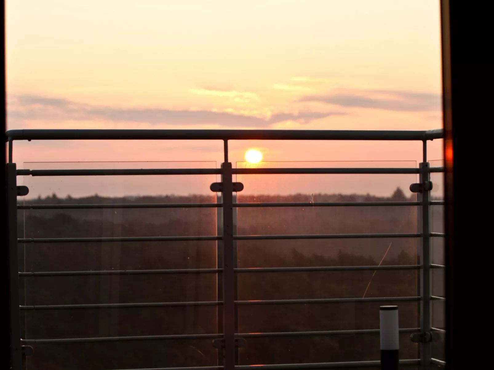 Wohnung mit Panoramaverglasung und Meerblick - Buiten