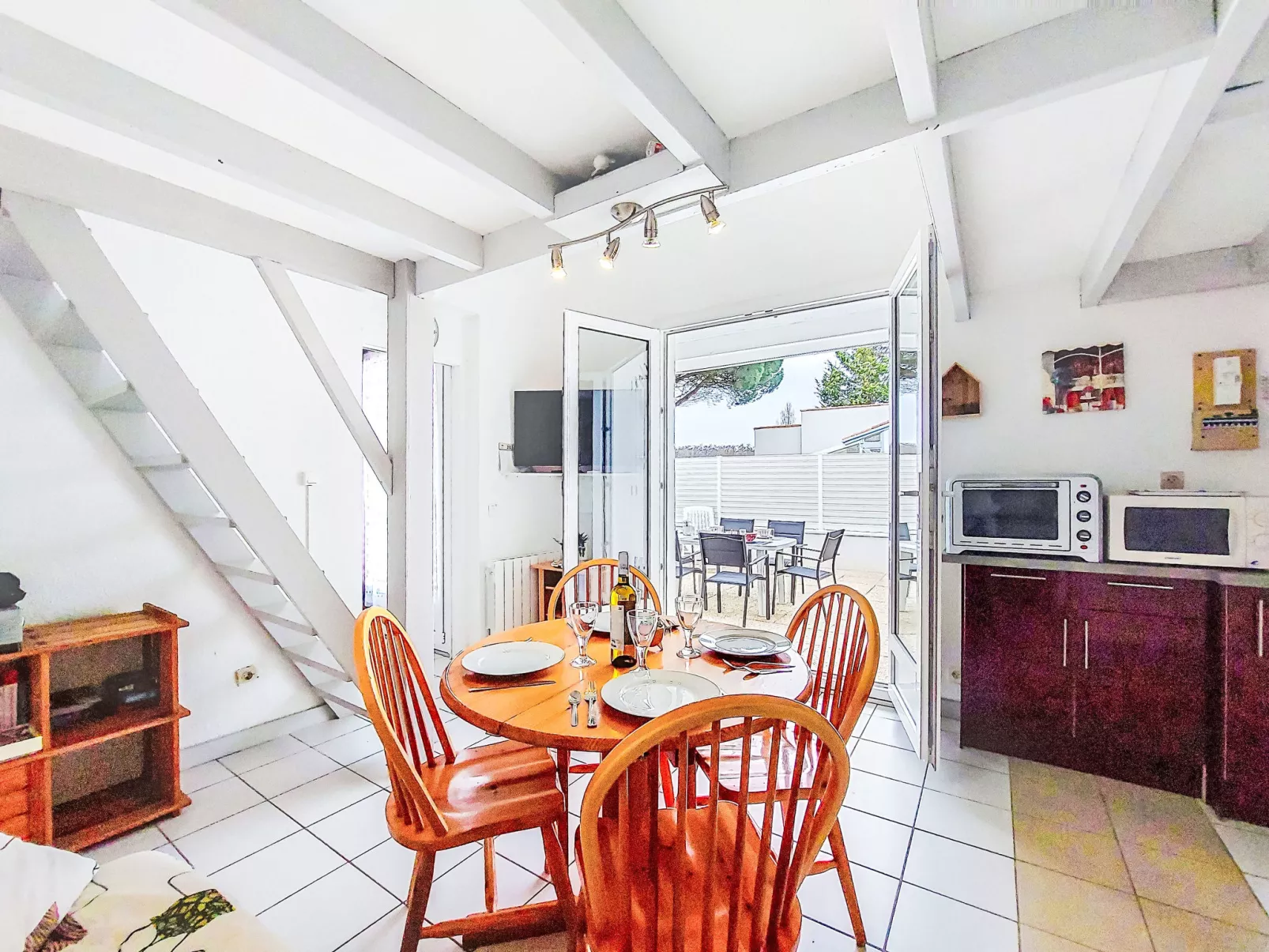 Les Palmyriennes - Binnen