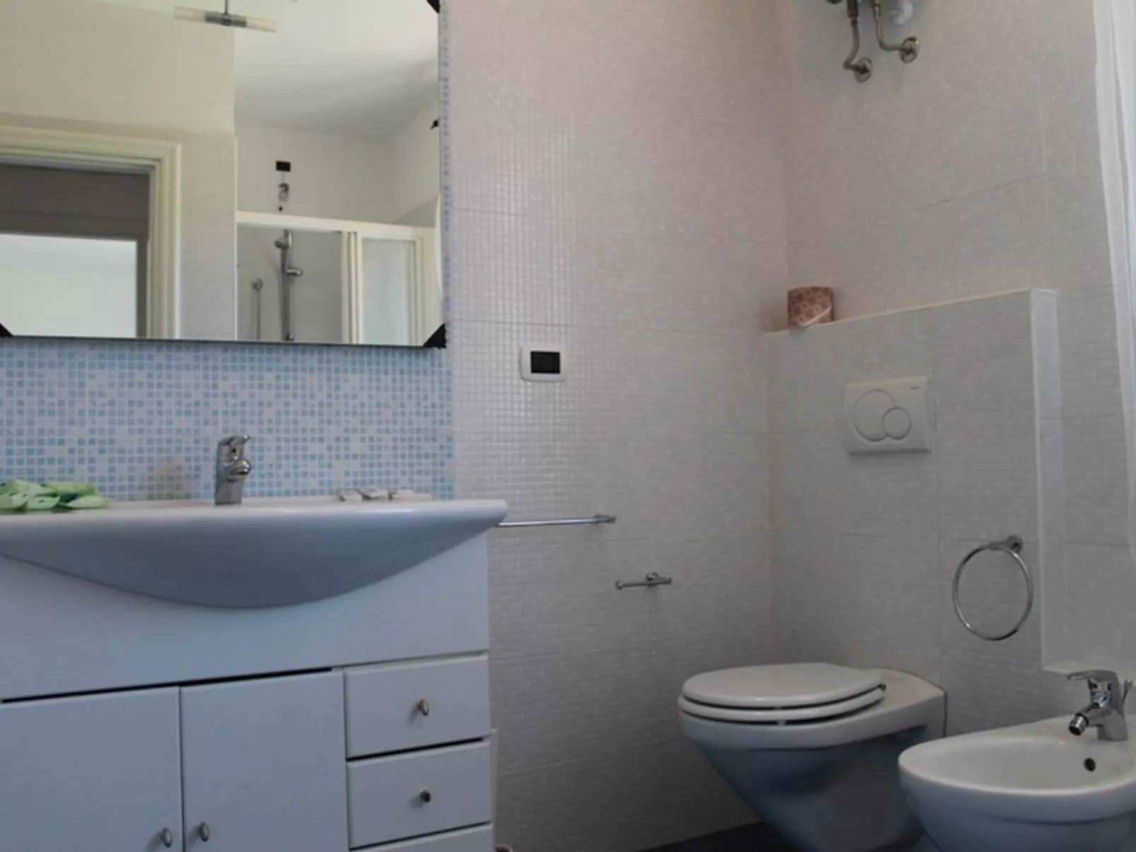 Unterkunft im Erdgeschoss, überdachte Terrasse, Schwimmbad - Binnen