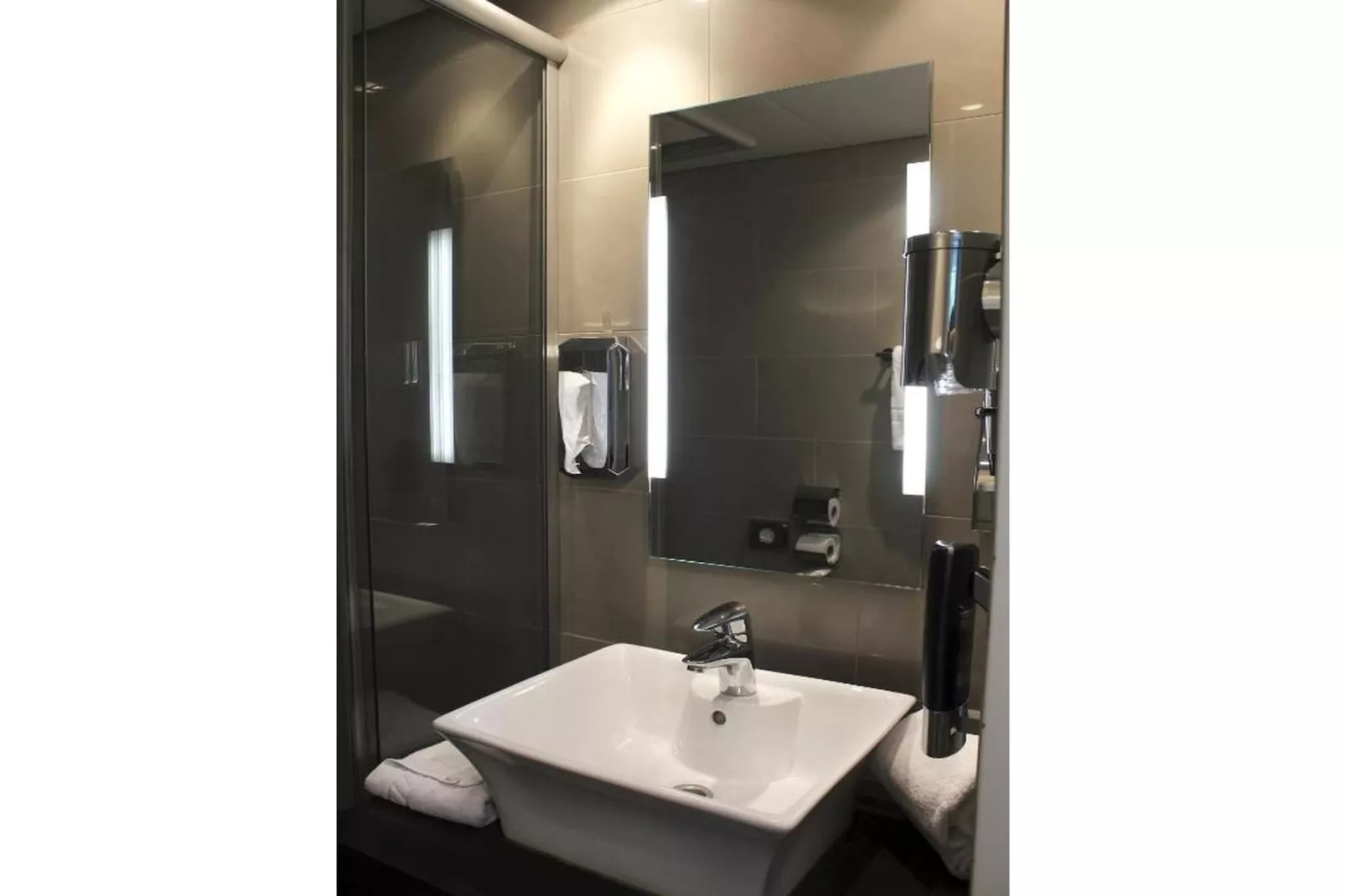 Double Room with Extra Bed - Badkamer