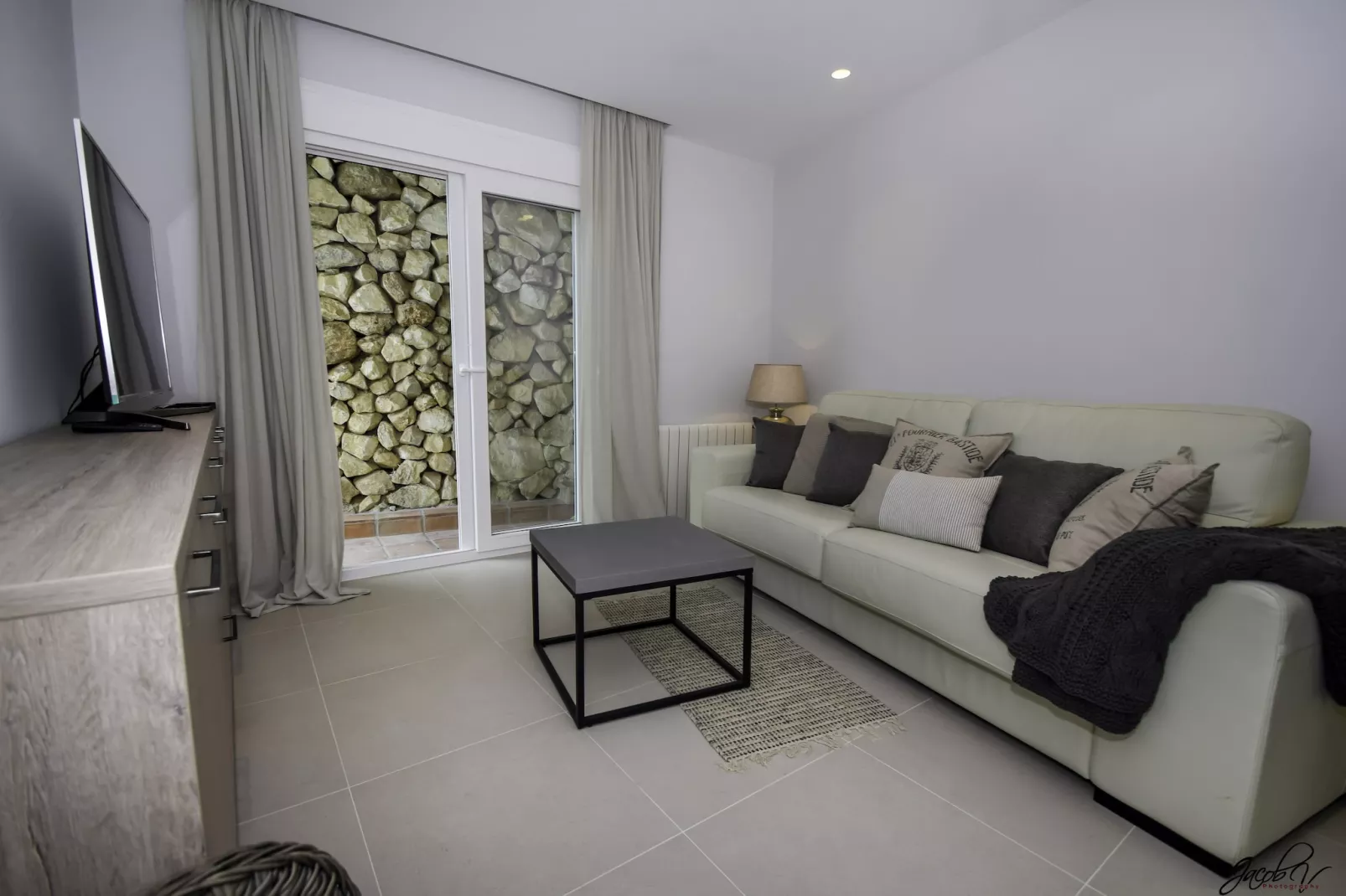 Tranquil Villa with Sea Views & Heated Pool! - Woonkamer