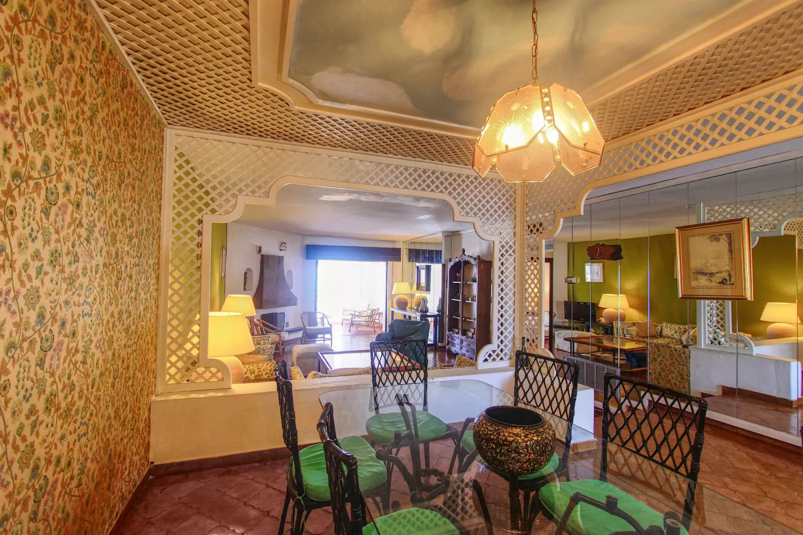 1079 - FRONTLINE PUERTO BANUS APARTMENT - Eetkamer