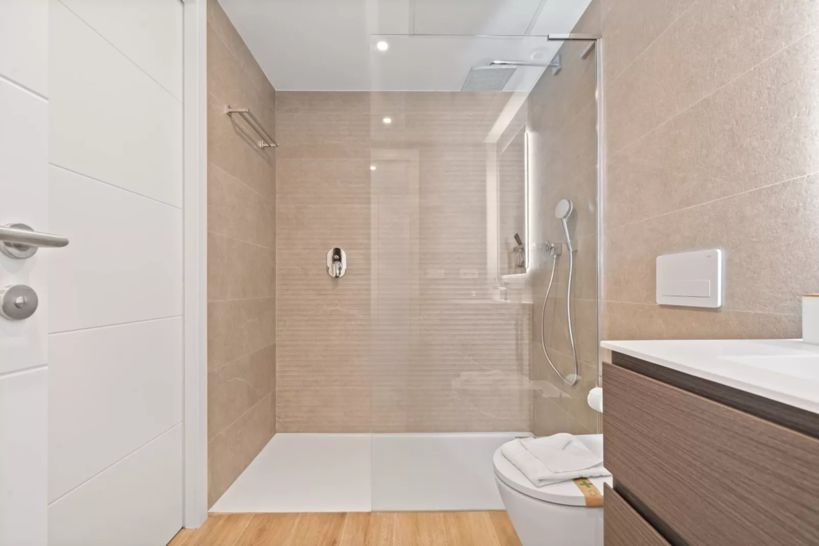 Stylish 1 bed Apartment ALZACABA LAGOON (2006) - Badkamer