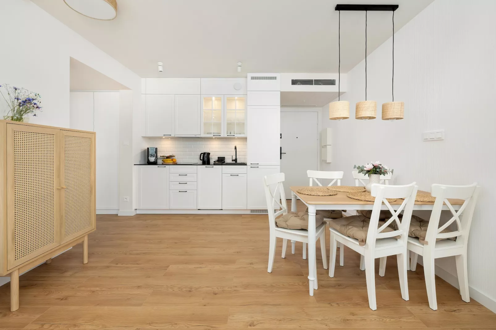 Apartament PINEA Grunwaldzka 82A-713 - Eetkamer