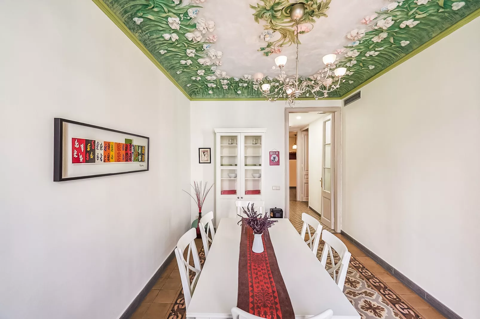 Rambla Paris Apartment - Eetkamer