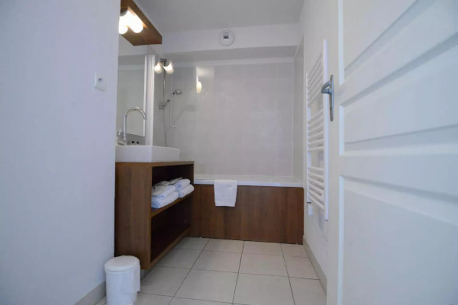 Résidence du Château de Jouarres - Azille // Apt Mezzanine 4 pers - Badkamer