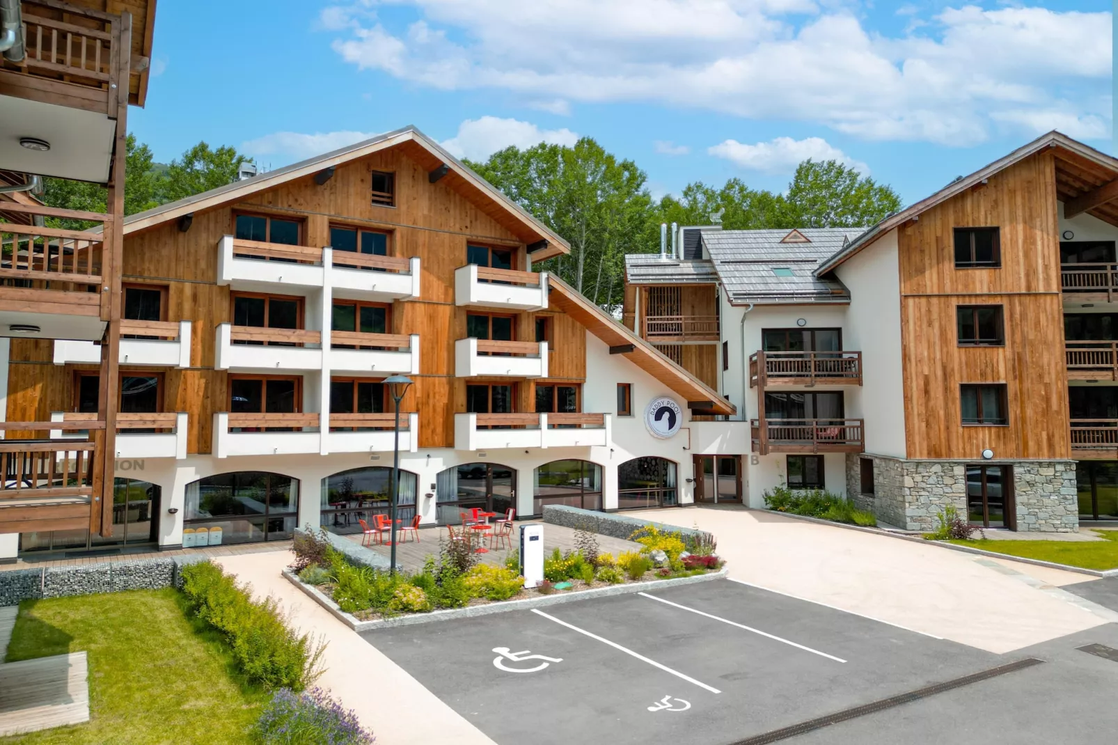 Le Cristal Lodge-RD2S - Buitenkant zomer