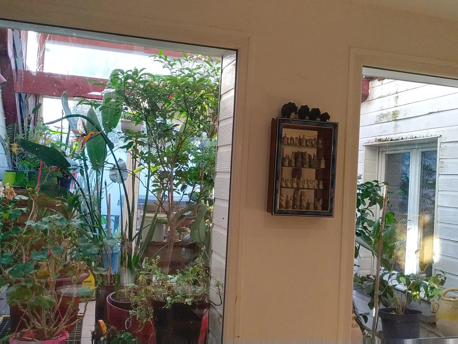 Le Paradis des Fleurs - Binnen