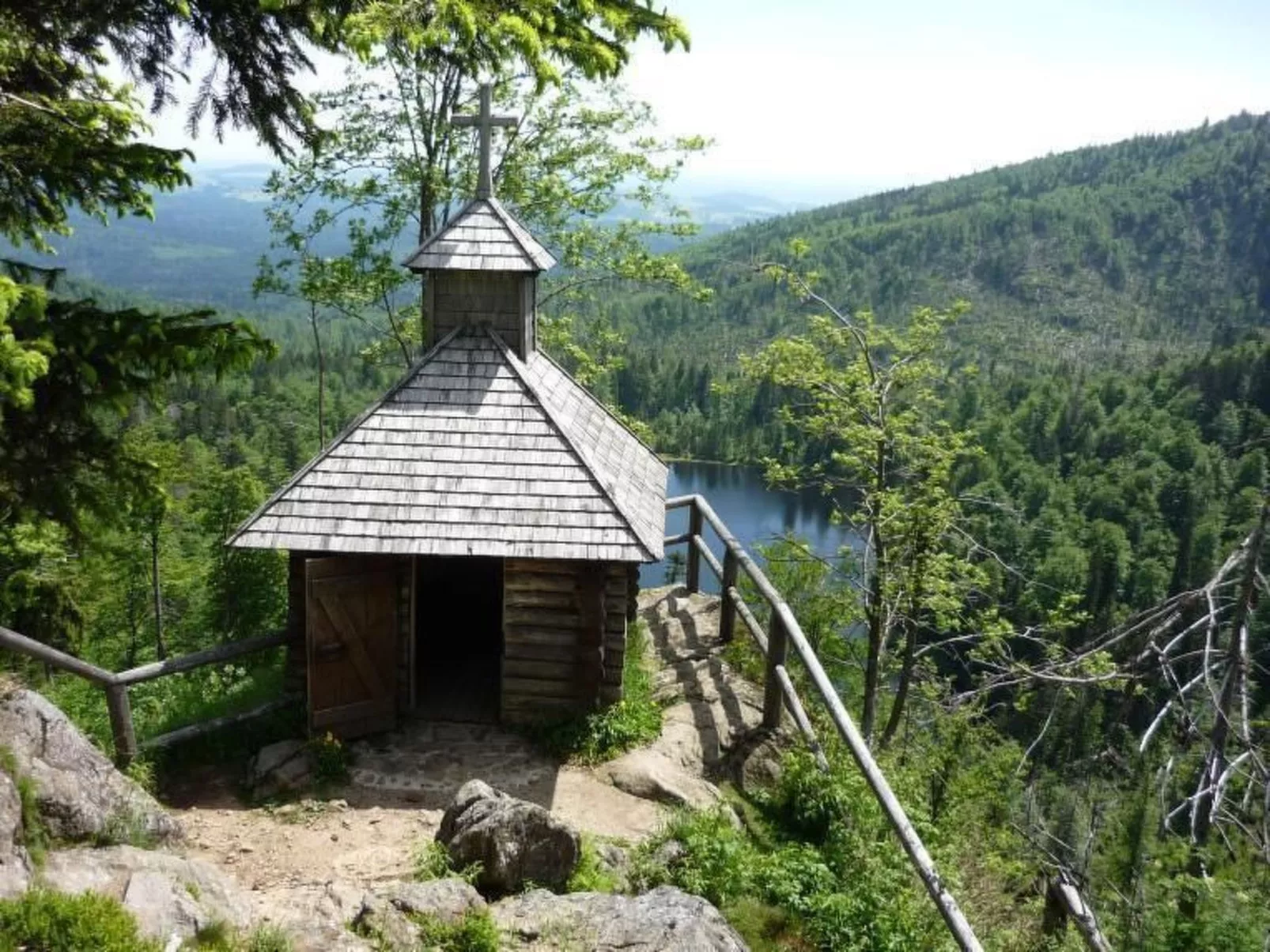 Moderne Ferienwohnung mit Gartennutzung - Buiten