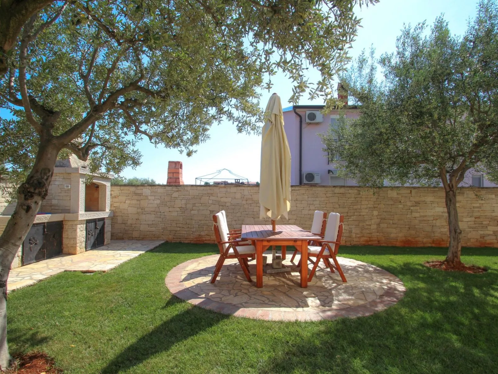 Für 4 Personen ca. 50 m&sup2; in Bužinija, Adriaküste Kroatien (Westküste von I - Buiten