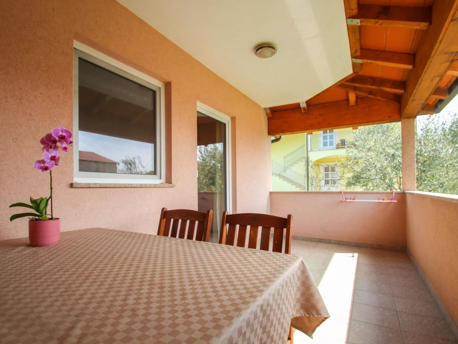 Appartement David 1 für bis zu 3 Personen mit Terrasse - Binnen