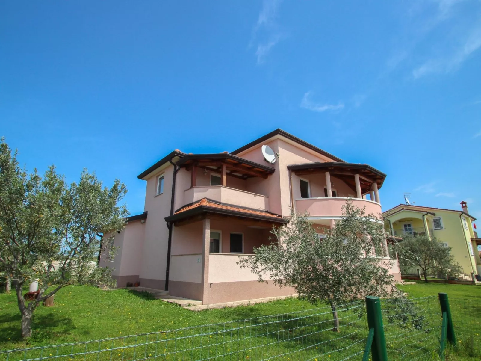 Mit Terrasse für 4 Personen - Buiten