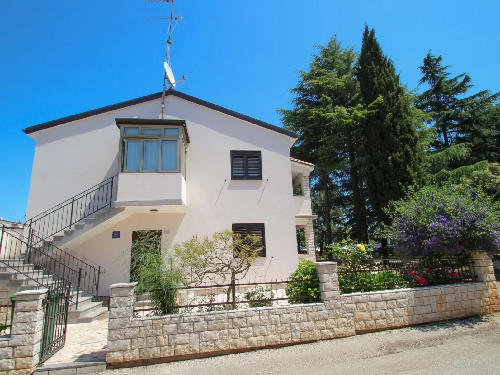 "Elena 4" direkt am Strand - Buiten