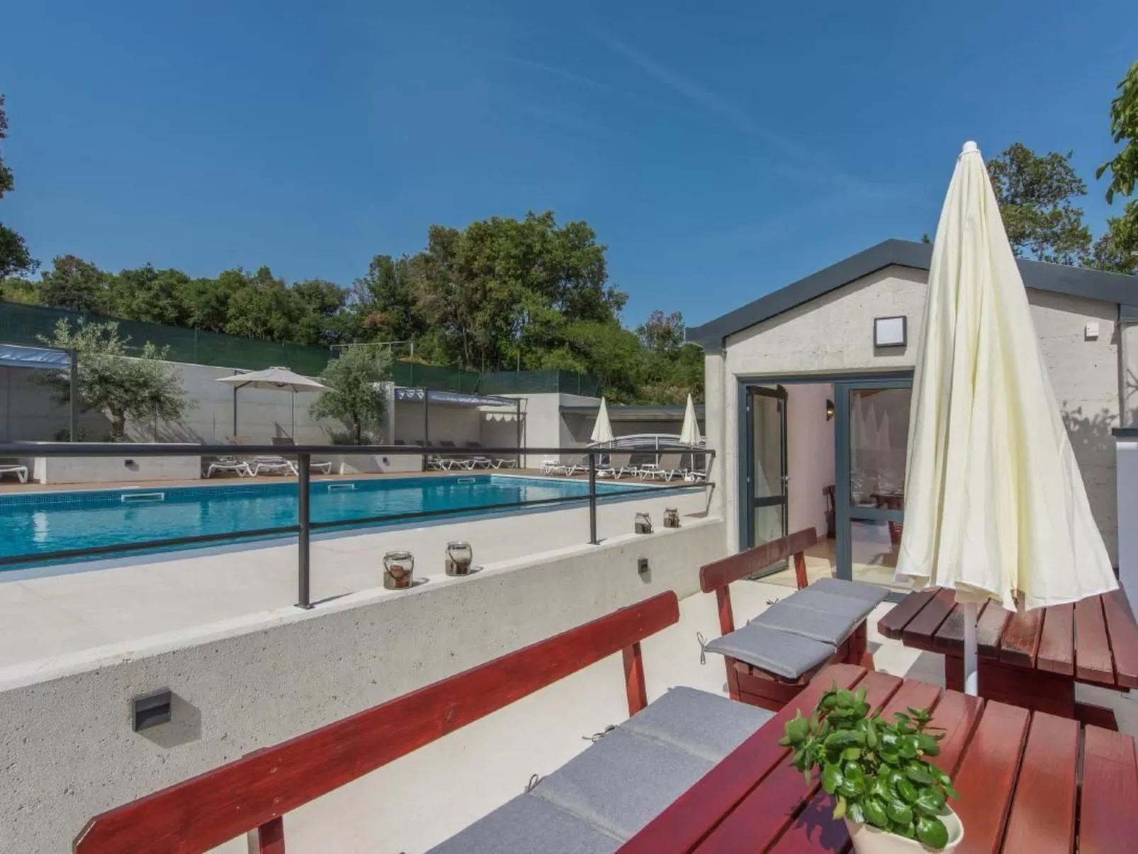 Appartement in Pjescana Uvala mit Großer Terrass - Image-tags.info