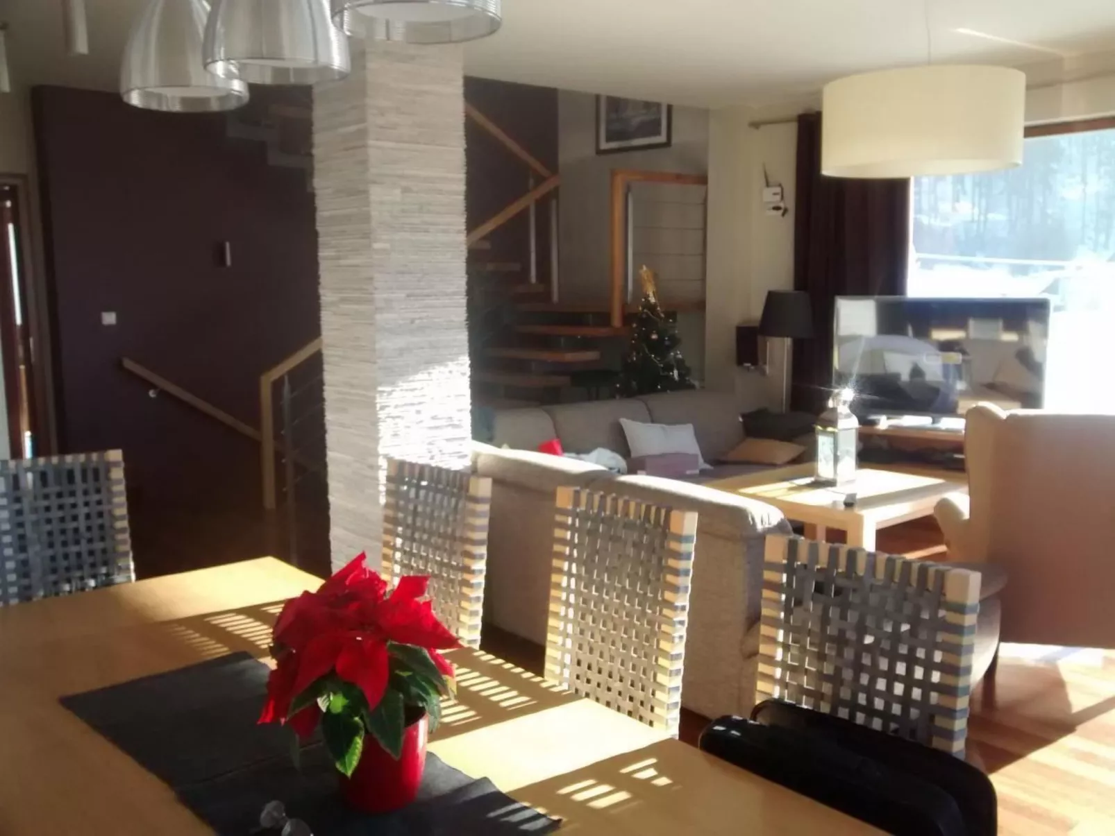 In den Bergen, Villa mit Panoramaterrasse - Binnen