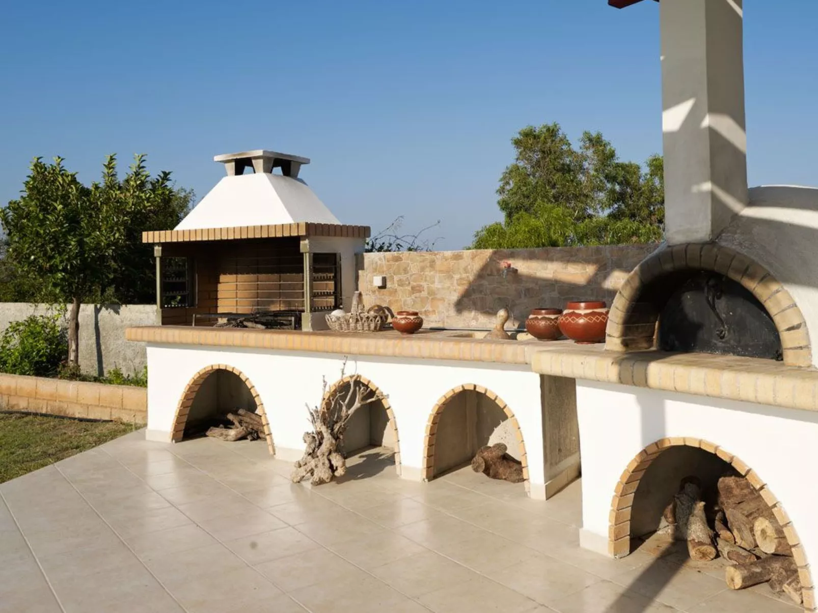 Luxuriöse, geräumige, private Villa mit sechs Schlafzimmern - Buiten