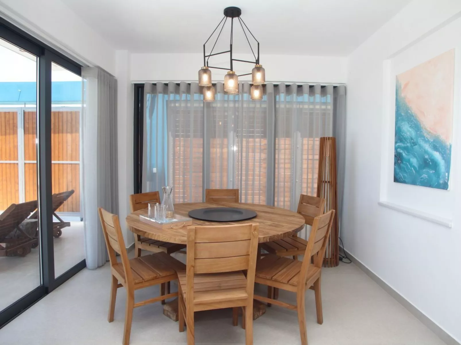 "Capro" mit Infinity-Pool - Binnen