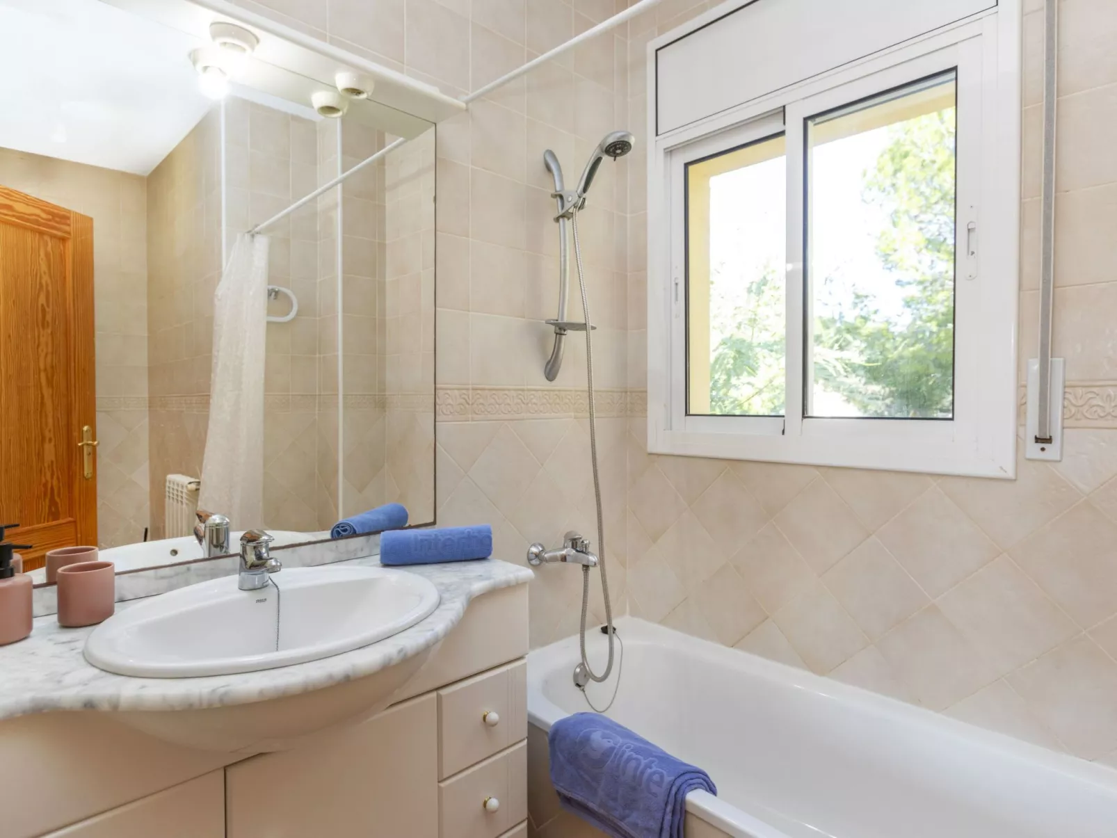 Urb Las Tres Calas - Binnen