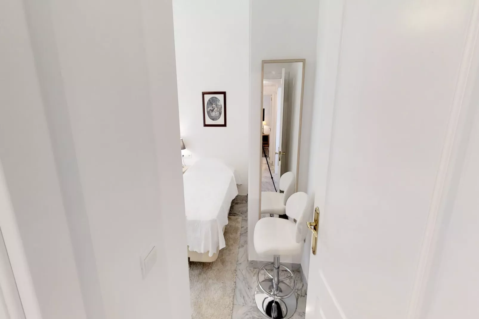 Modern Gated Apartment near Beach & Puerto Banus - Slaapkamer