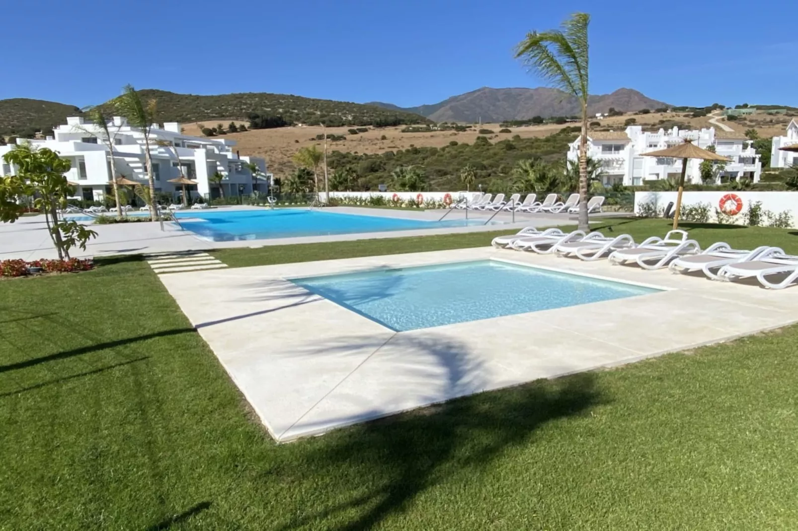 Stylish 2-Bed Apartment | Alcazaba Lagoon (303) - Zwembad