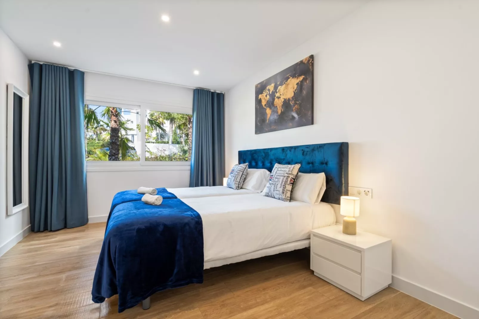 Chic 3-Bed Apartment ALCAZABA LAGOON (2107) - Slaapkamer