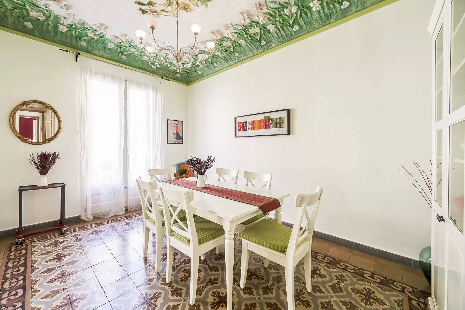 Rambla Paris Apartment - Eetkamer