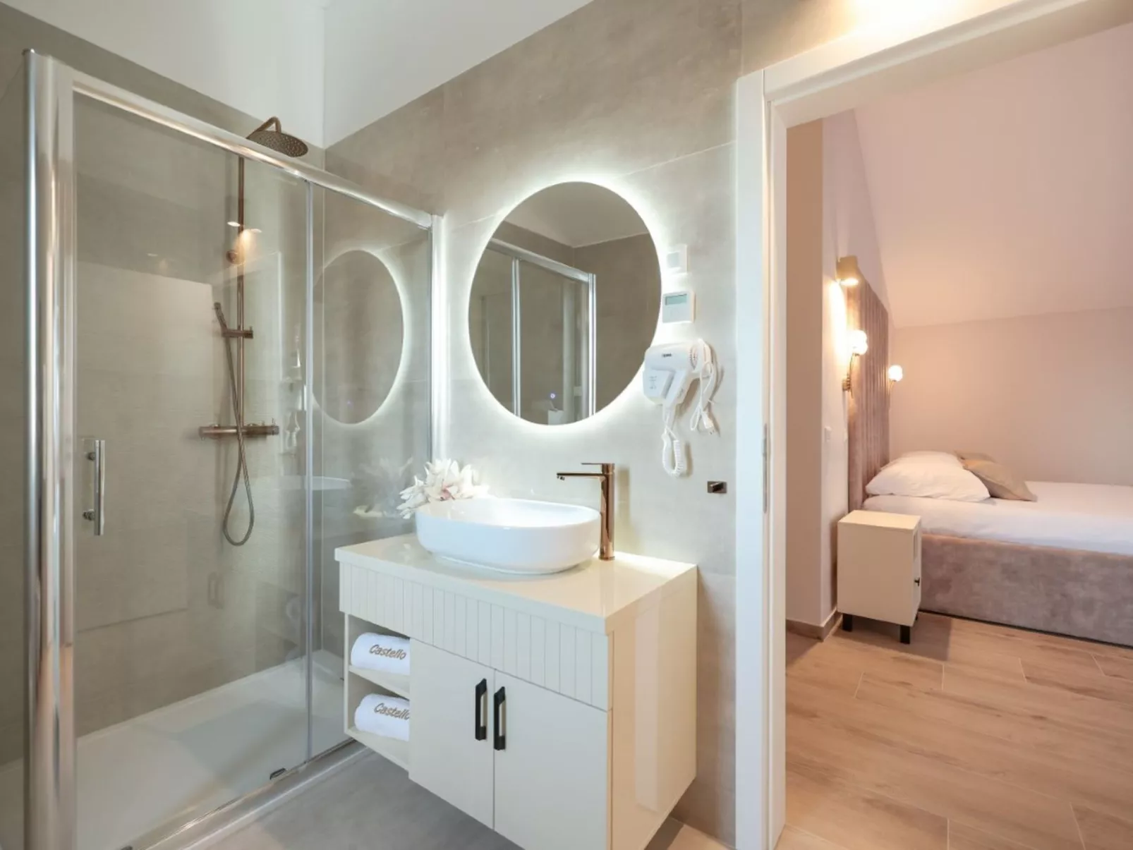 Gästezimmer "Rosa Zimmer" mit Balkon - Binnen