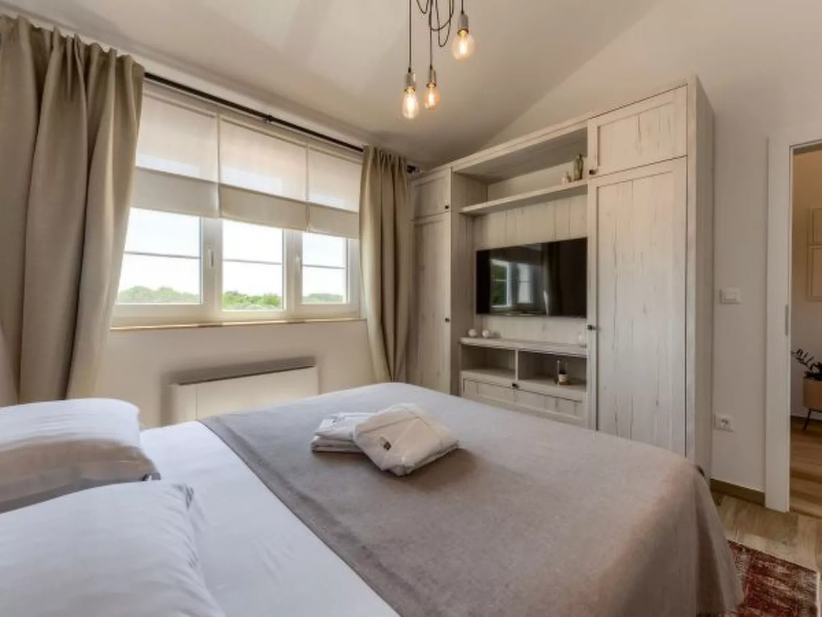 Villa Andamalu with heated pool - Image-tags.info