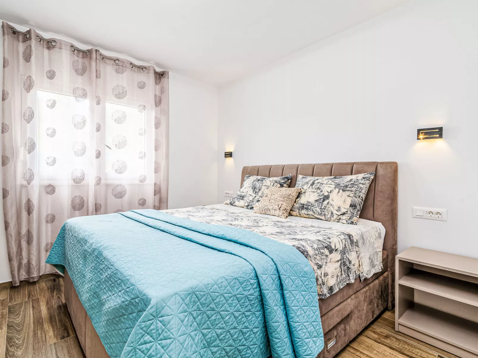 Ria with heated pool - Binnen