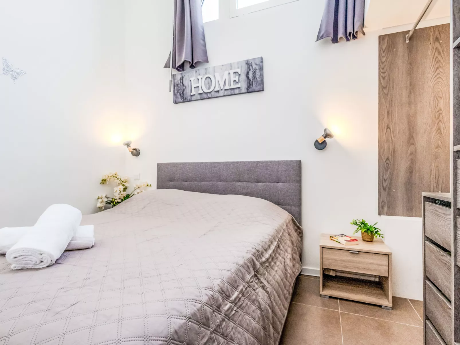 J6 174 L'Esquinade - Binnen