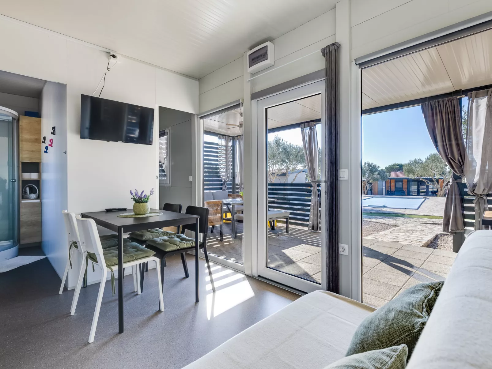 Maslina Delux - Binnen