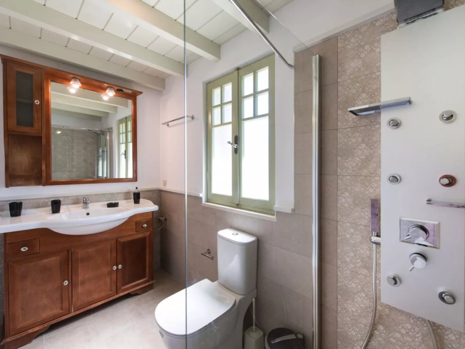 "Casa Piccola" mit Blick auf das Wasser - Image-tags.info