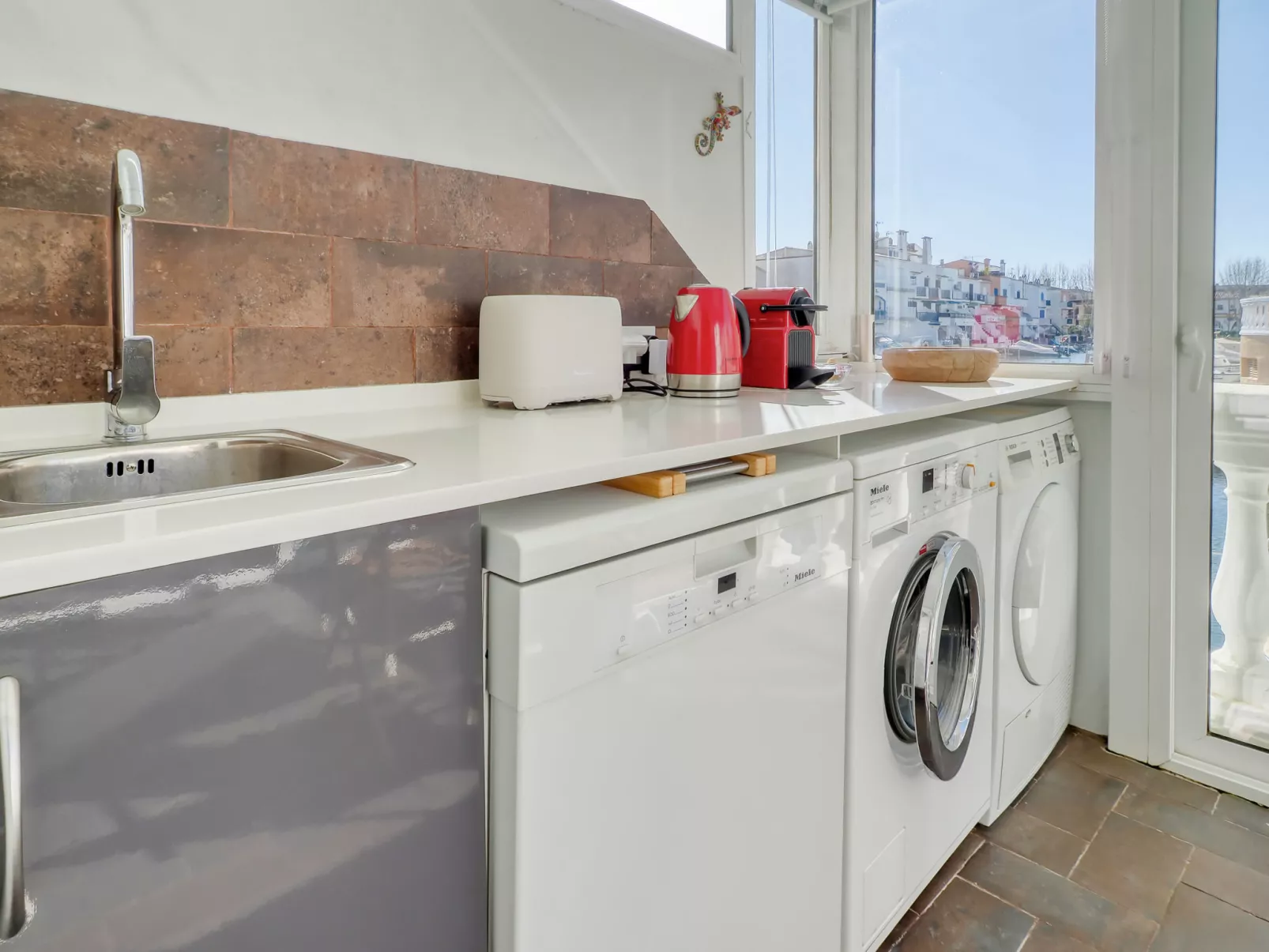 Port Empuries 31-33 - Binnen