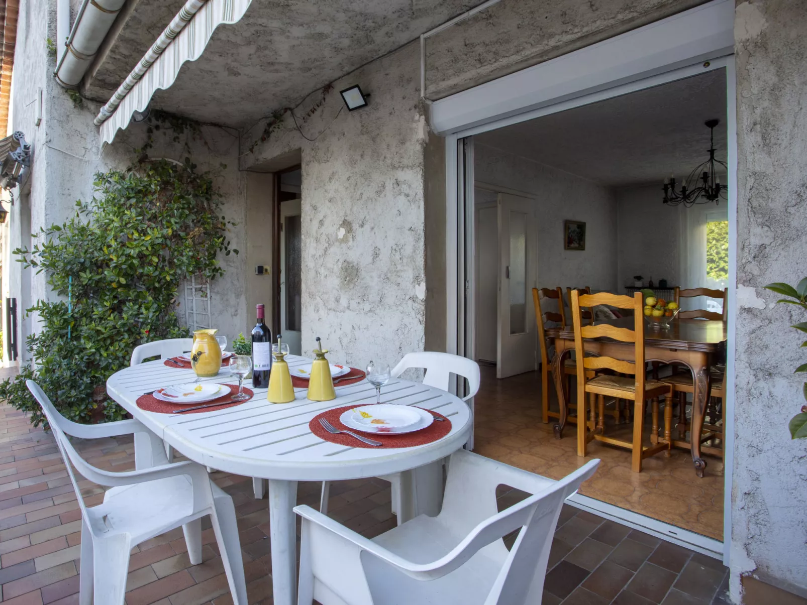 Maison Valensole - Buiten