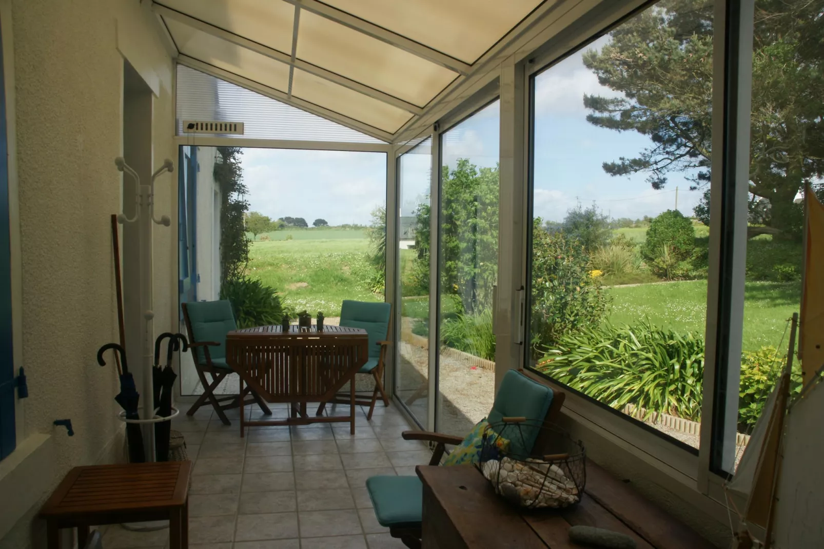 Holiday home St Jean-du-Doigt - Binnen