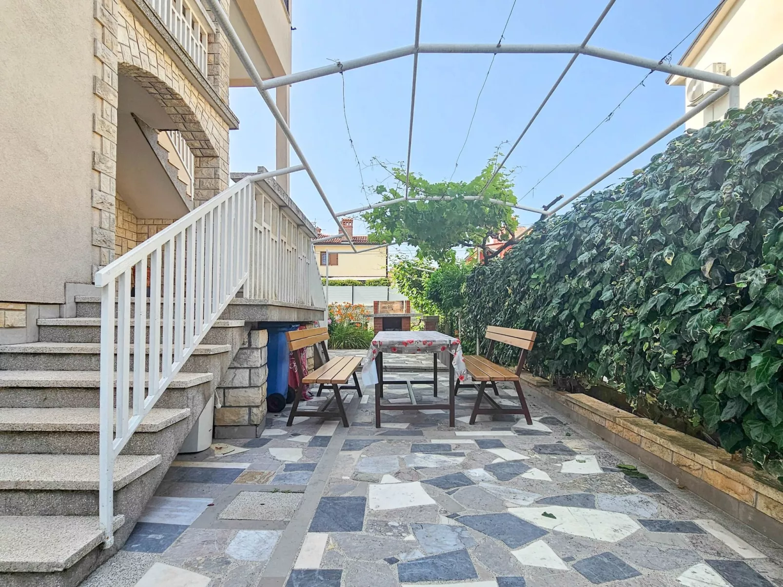 Wohnung "Aurelio" mit Terrasse - Buiten