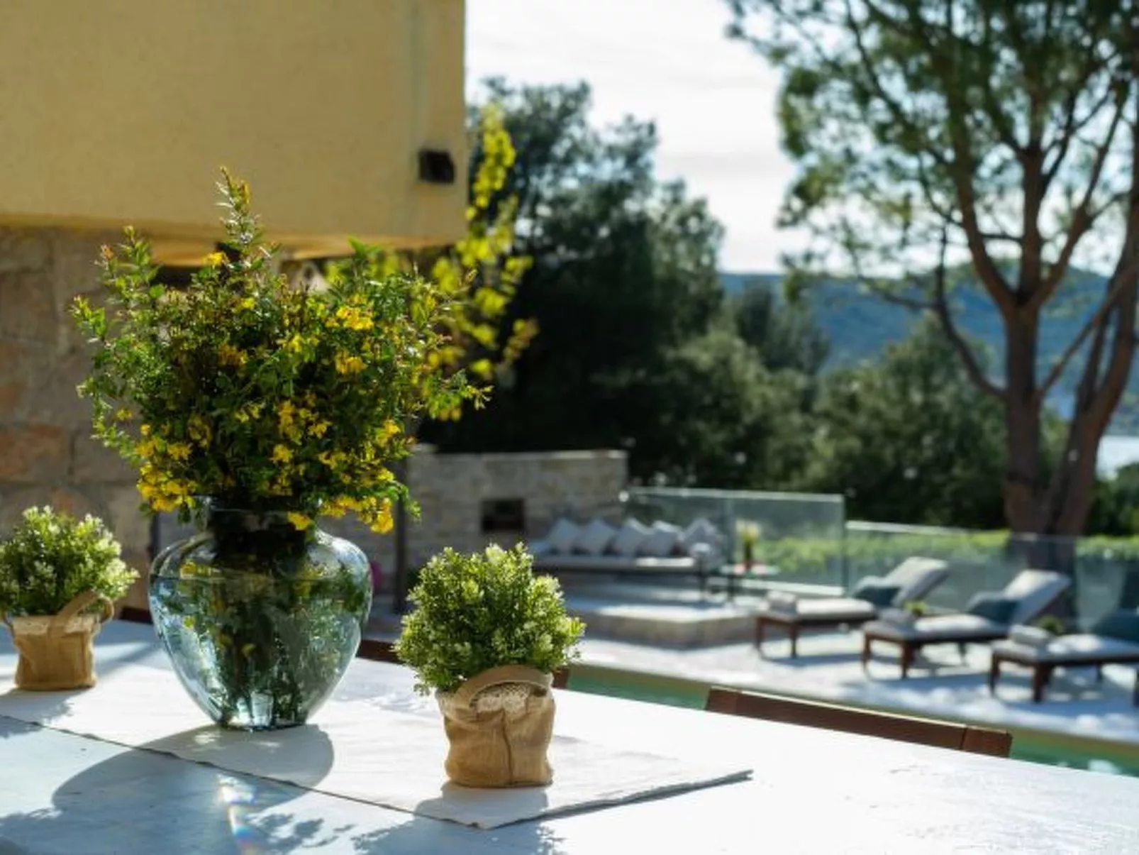 Villa Barotul with pool - Image-tags.info