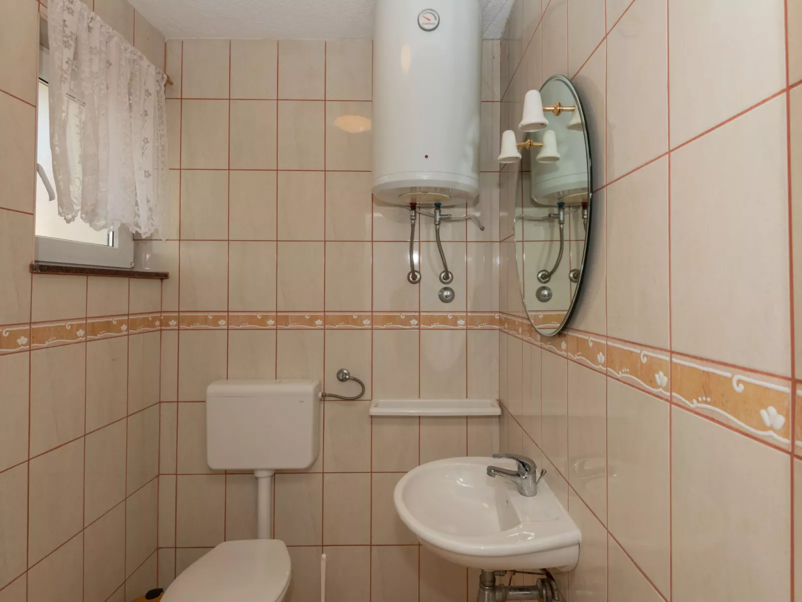 Matanovi dvori - Binnen