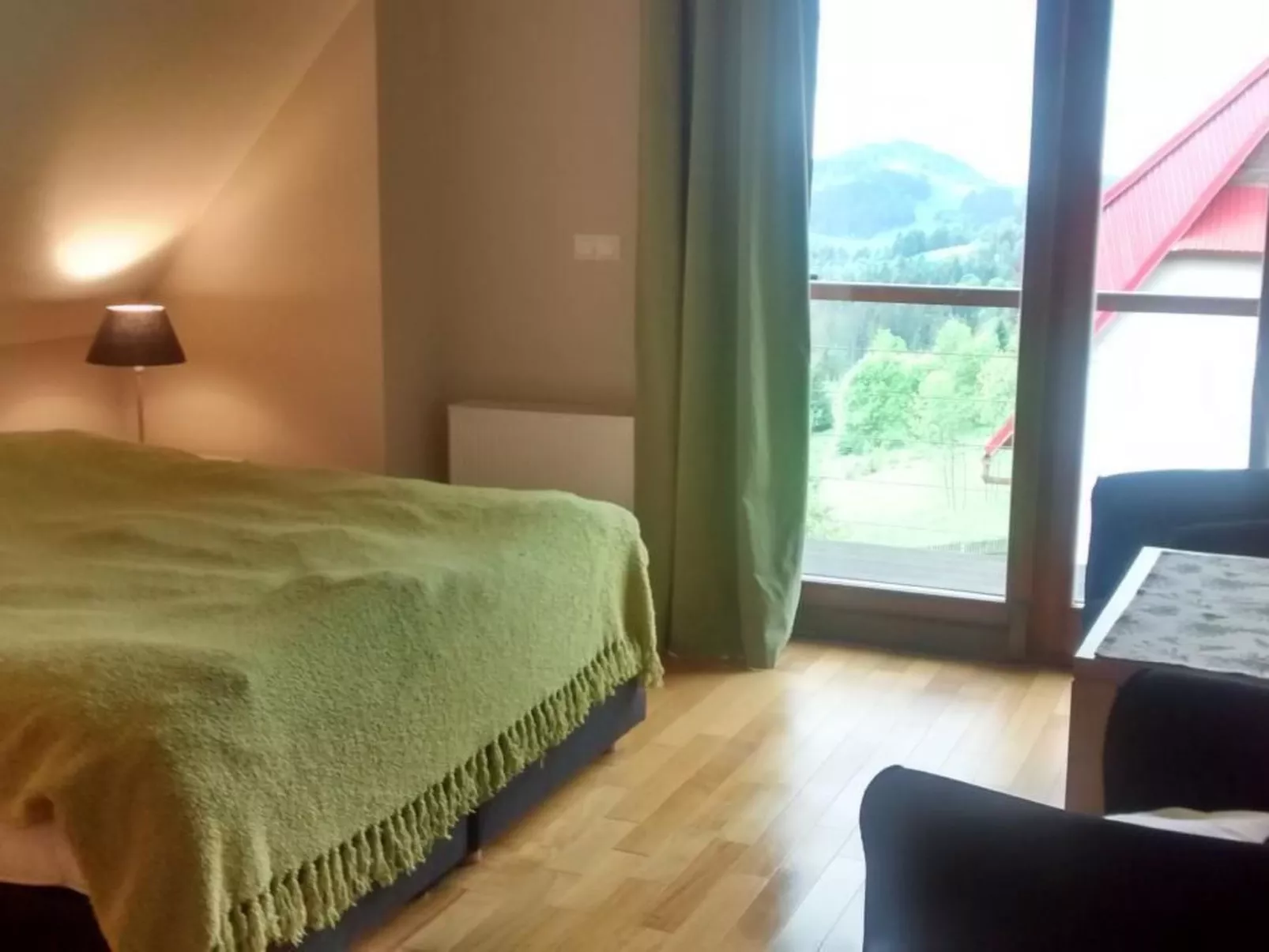 In den Bergen, Villa mit Panoramaterrasse - Image-tags.info