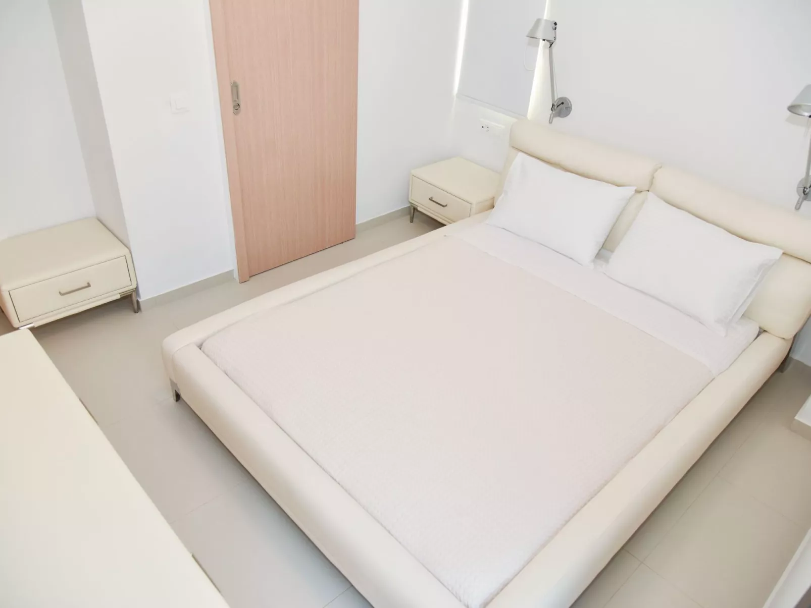 "Villa Kallia" mit Infinity-Pool - Binnen