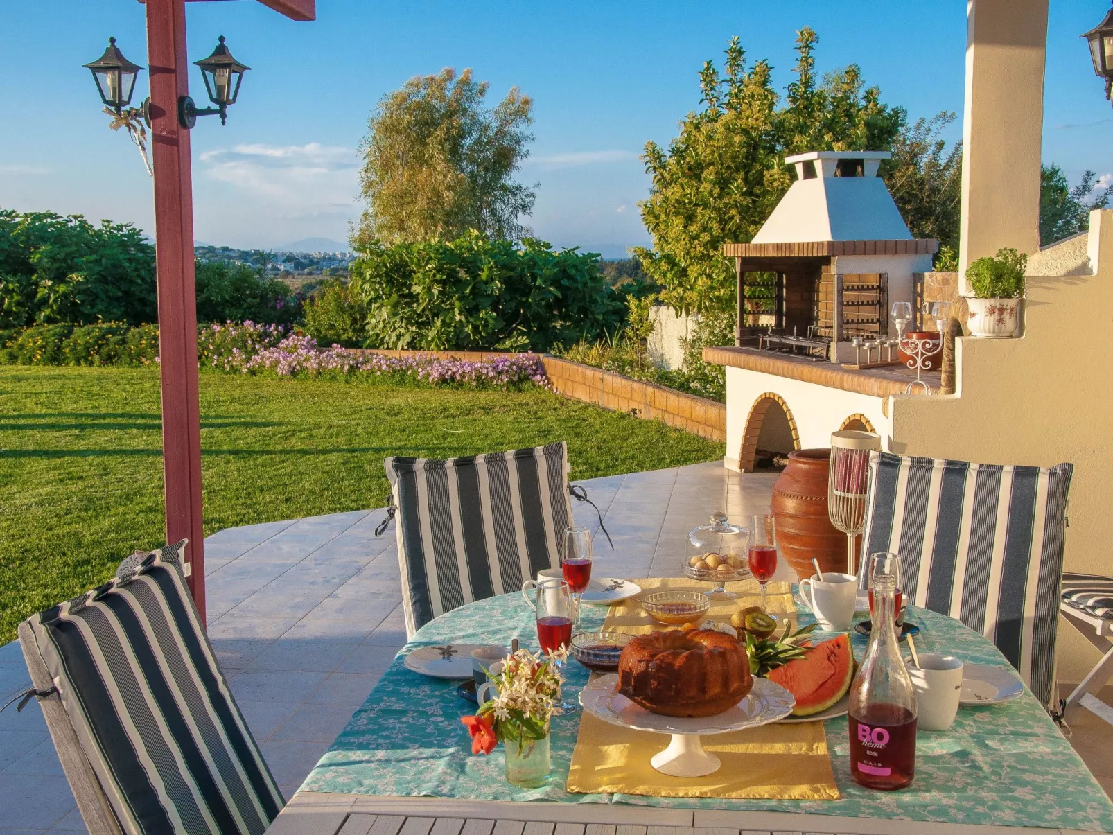 Luxuriöse, geräumige, private Villa mit sechs Schlafzimmern - Buiten