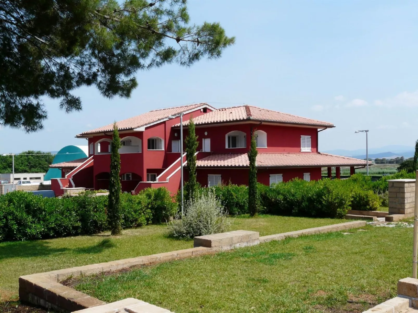 Unterkunft mit AC, Terrasse, in Residenz, Schwimmbad - Buiten