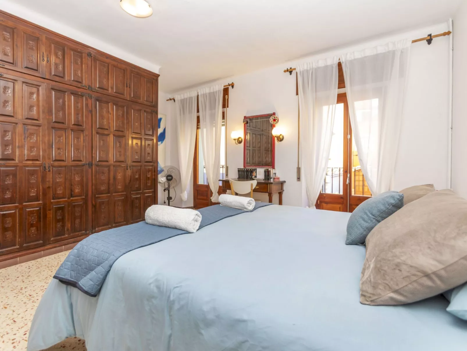 Urban Plaza Palafrugell - Binnen