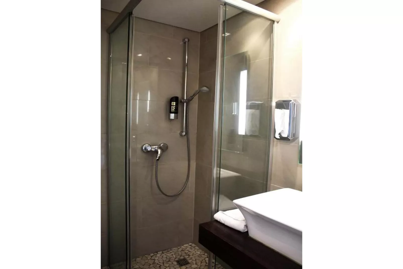 Double Room - Badkamer