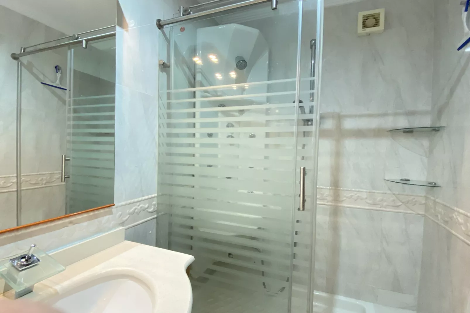 Delfin 3º3 Seaview by Casasol - Badkamer