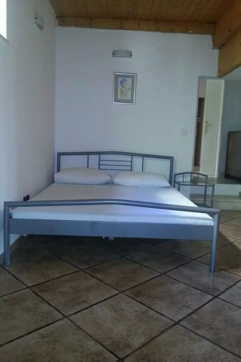 "Dubrava" mit Blick auf das Wasser - Binnen