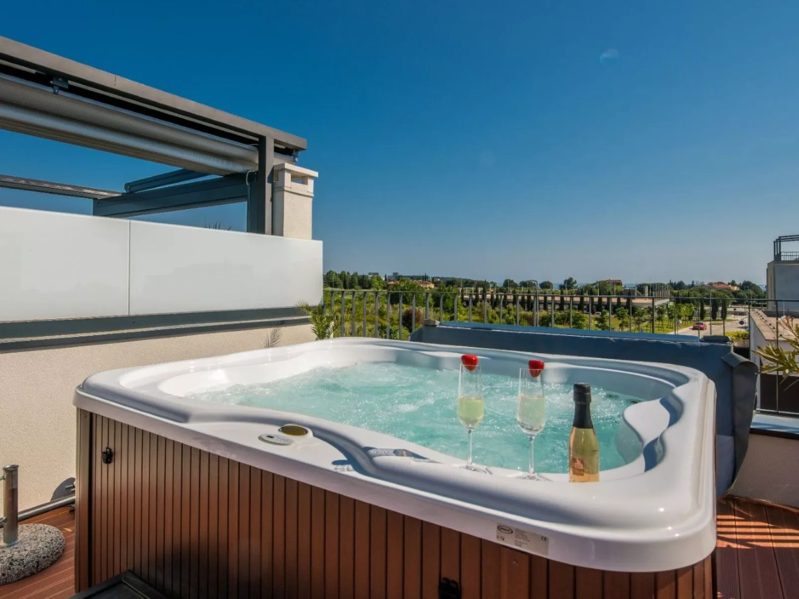 Für 6 Personen ca. 130 m&sup2; in Novigrad, Adriaküste Kroatien (Westküste von - Buiten