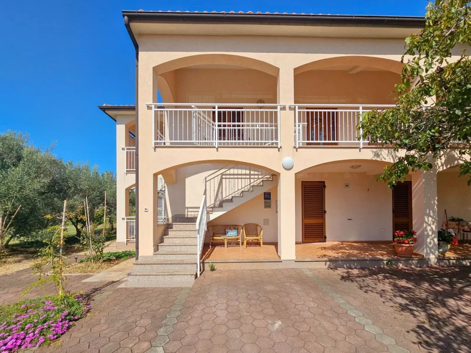 Wohnung "Viola" mit Balkon - Buiten